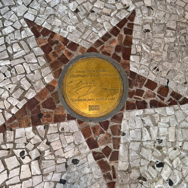 Estrela de Denis Dym Freitas na Calçada da fama do Roxy