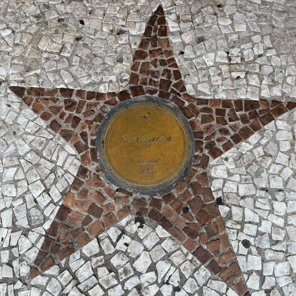 Estrela de Ney Latorraca na Calçada da fama do Roxy