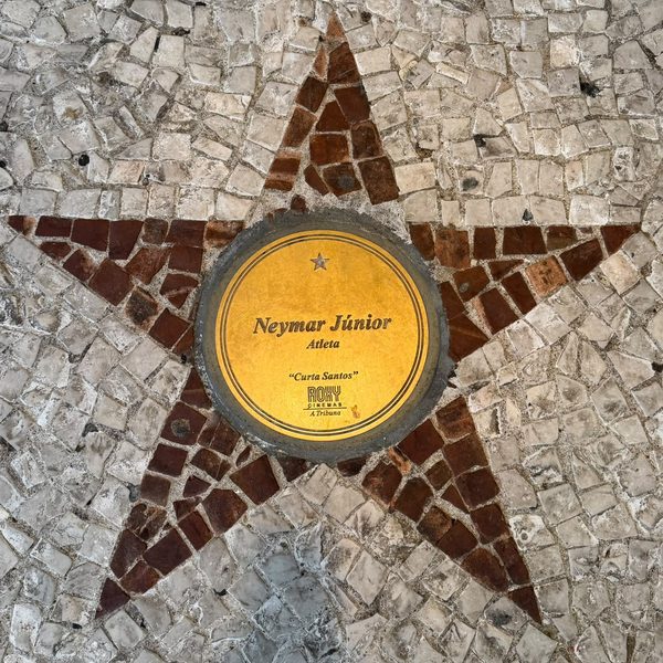 Estrela de Neymar Júnior na Calçada da fama do Roxy